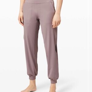 Lululemon Women's Lavender Jogger Pants